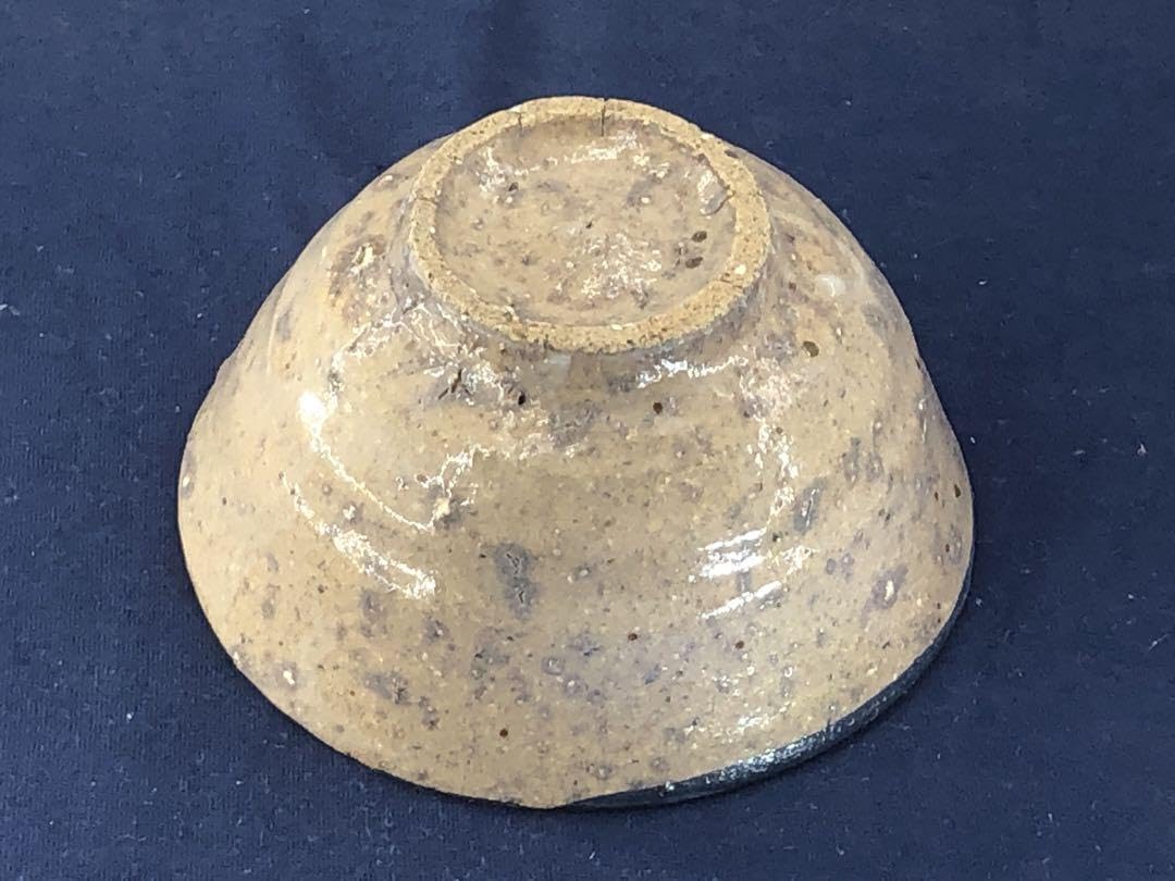 お値下げ　唐津皮鯨　茶碗 瀬戸唐津皮鯨茶碗 せとがらつかわくじらちゃわん – 鶴田 純久の